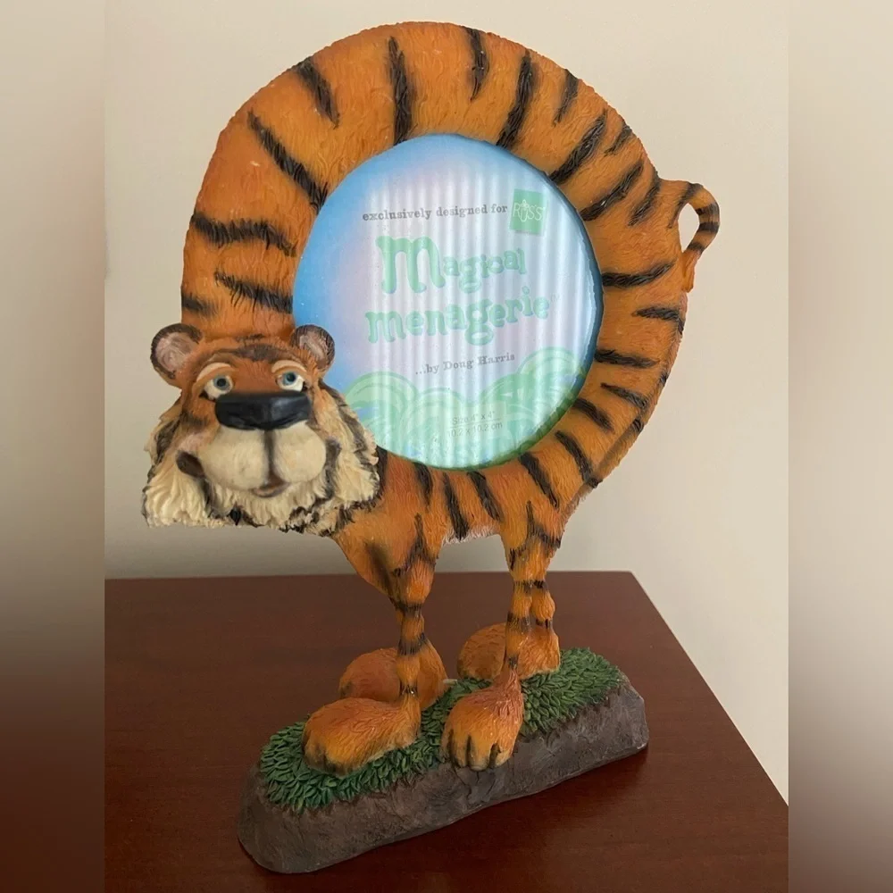💜 Russ Magical Menagerie Tyrone Tiger Round Picture Frame Doug Harris 4